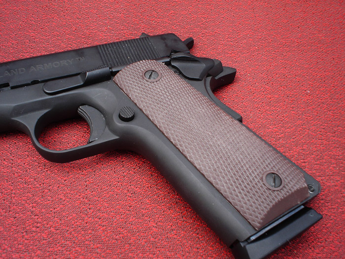 [Image: His1911-grips-2.jpg]